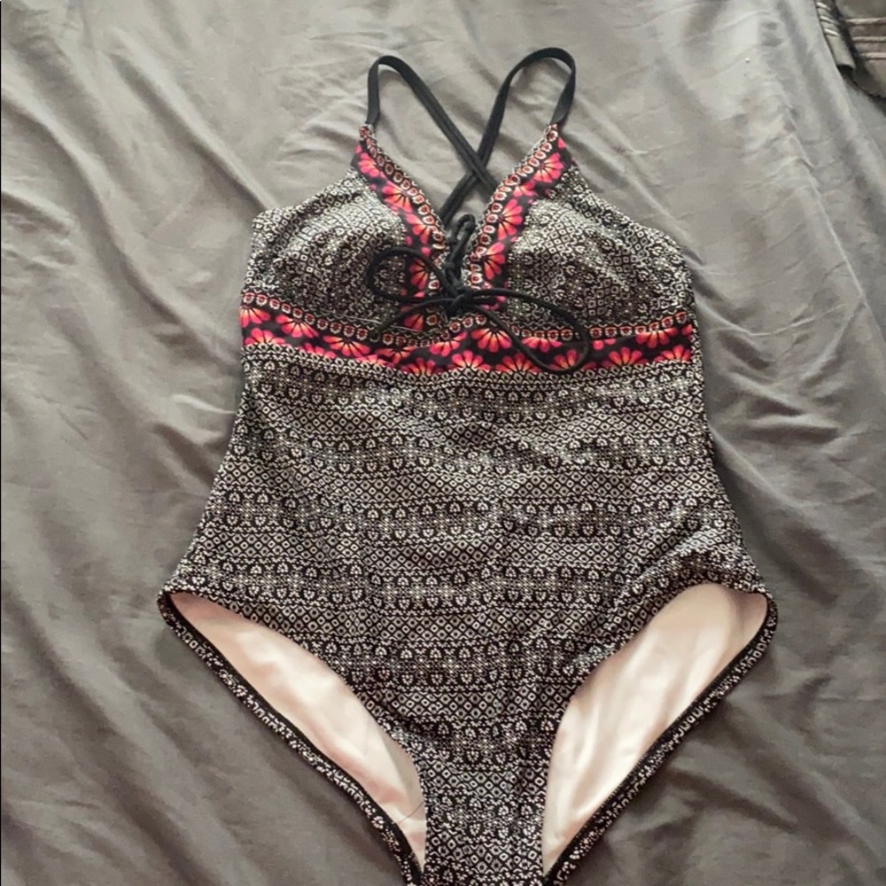 One piece bathing suit women’s
